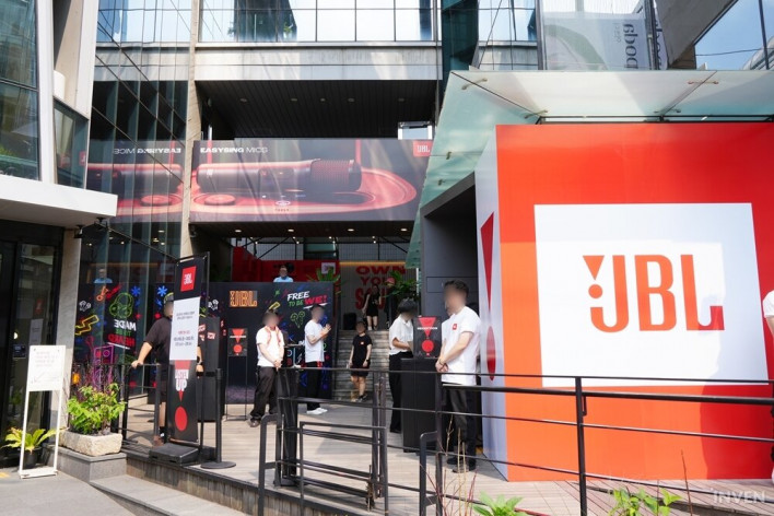 천만 원의 JBL 80주년 한정판 스피커, 사운드는 어떨까?
