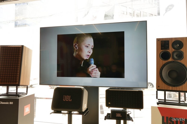 천만 원의 JBL 80주년 한정판 스피커, 사운드는 어떨까?
