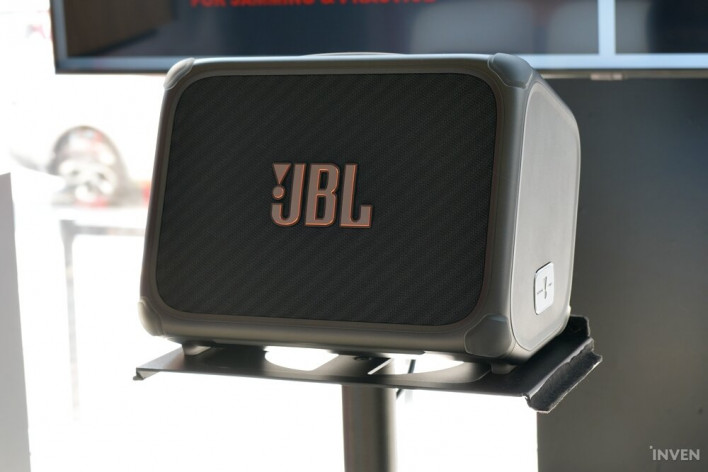 천만 원의 JBL 80주년 한정판 스피커, 사운드는 어떨까?