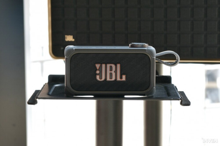 천만 원의 JBL 80주년 한정판 스피커, 사운드는 어떨까?