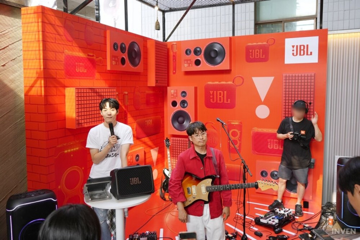 천만 원의 JBL 80주년 한정판 스피커, 사운드는 어떨까?