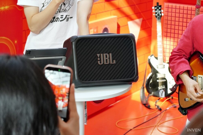 천만 원의 JBL 80주년 한정판 스피커, 사운드는 어떨까?