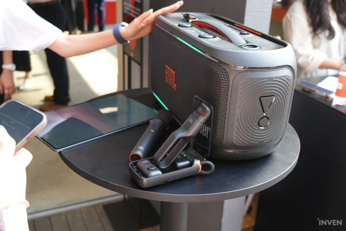 천만 원의 JBL 80주년 한정판 스피커, 사운드는 어떨까?
