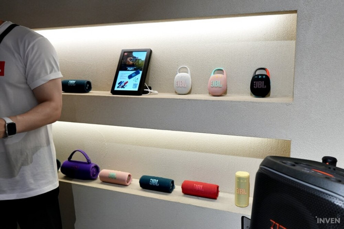 천만 원의 JBL 80주년 한정판 스피커, 사운드는 어떨까?