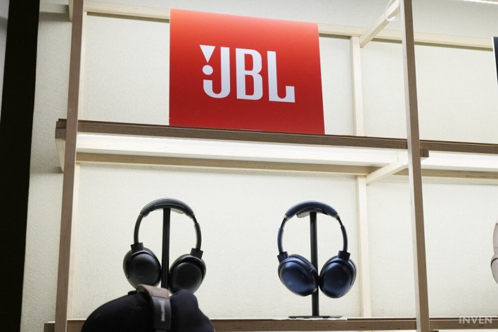 천만 원의 JBL 80주년 한정판 스피커, 사운드는 어떨까?