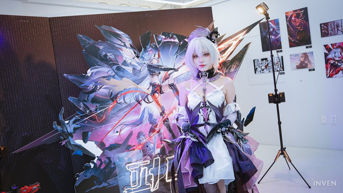 퍼니싱: 그레이 레이븐 Punishing: Gray Raven