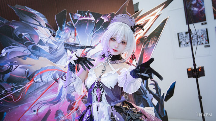 퍼니싱: 그레이 레이븐 Punishing: Gray Raven