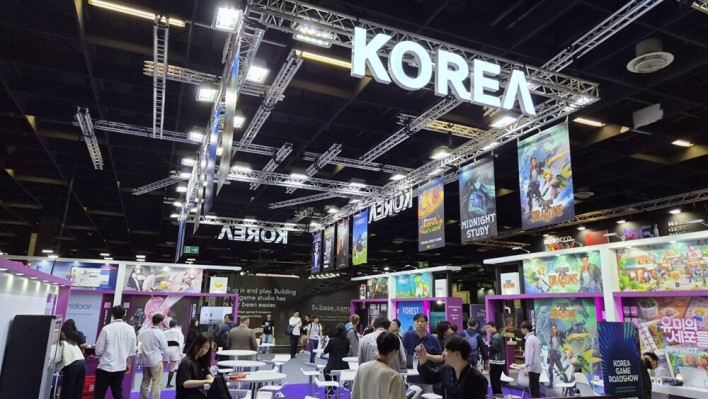 엄마가 사람 많은데 가지 말랬는데