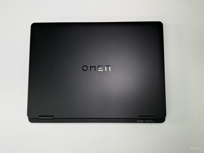 성능과 휴대성, 그 사이의 괜찮은 타협점 - HP OMEN 16