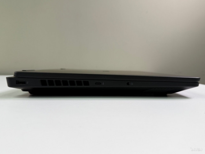 성능과 휴대성, 그 사이의 괜찮은 타협점 - HP OMEN 16