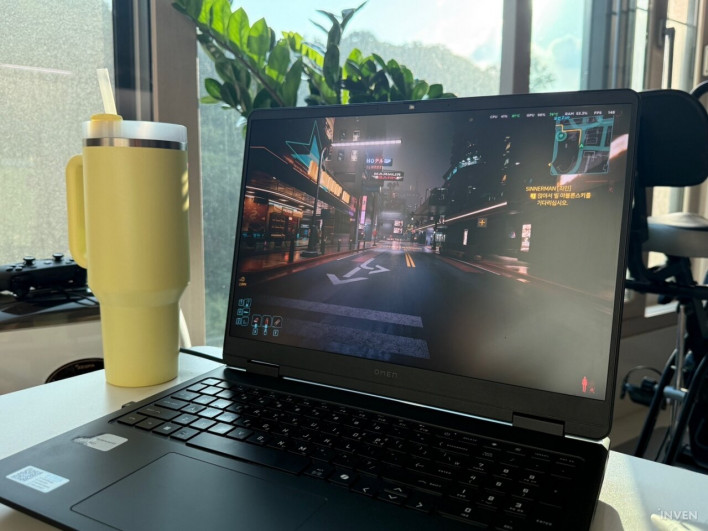성능과 휴대성, 그 사이의 괜찮은 타협점 - HP OMEN 16