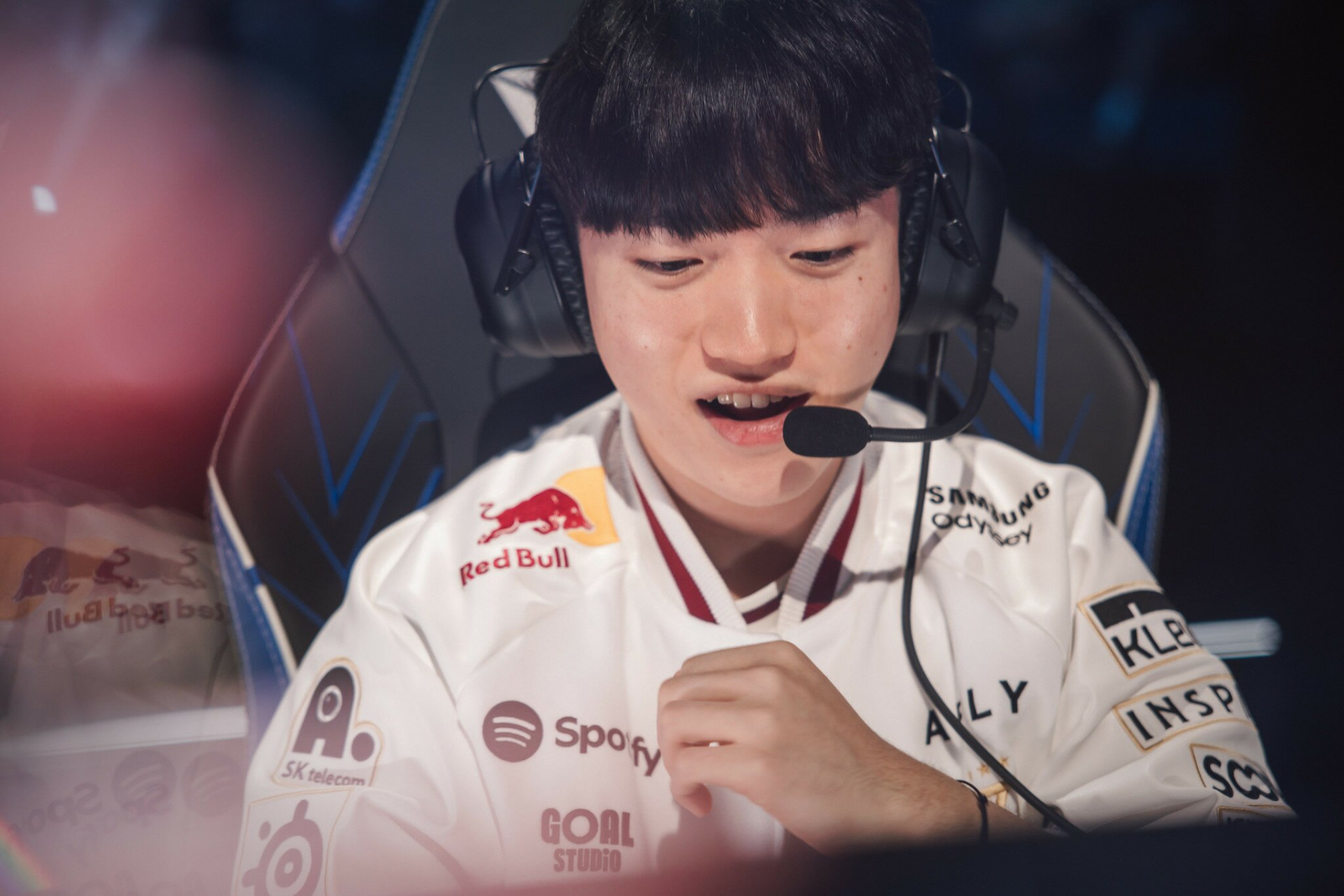 T1 venció a CFO y avanzó al grupo 2-1 en el Mundial de LoL