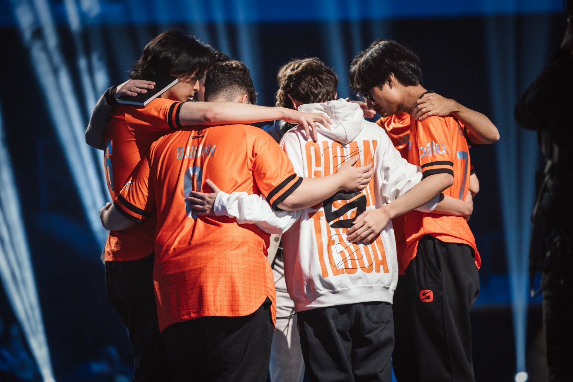 LOS vence 2-0 a Team Secret Whales y sigue vivo en el Mundial de LoL