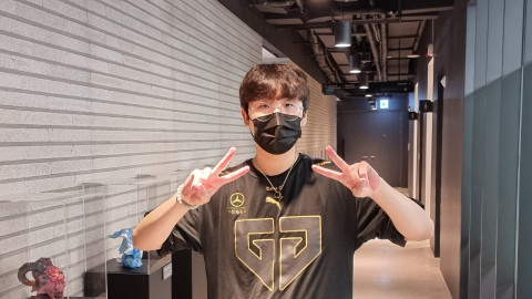 GEN Ruler: "Without Karma, Ezreal’s that much weaker in lane, so I think that he’s exploitable.